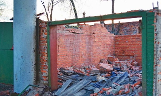Демонтаж гаражей в Боровичах, цена от 1765 руб. – услуги под ключ от 2Землекопа-Брв
