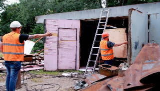 Демонтаж гаражей в Боровичах, цена от 1765 руб. – услуги под ключ от 2Землекопа-Брв